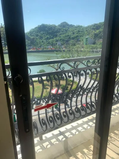 Habitación triple con vistas al lago — Anh Nhu Hotel